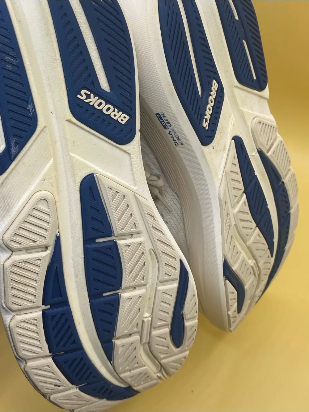 Brooks Ghost Max 3 